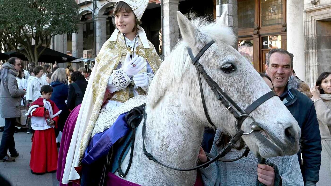 Recepción del Ayuntamiento de Burgos al Obispillo, con motivo del día de los Santos Inocentes.