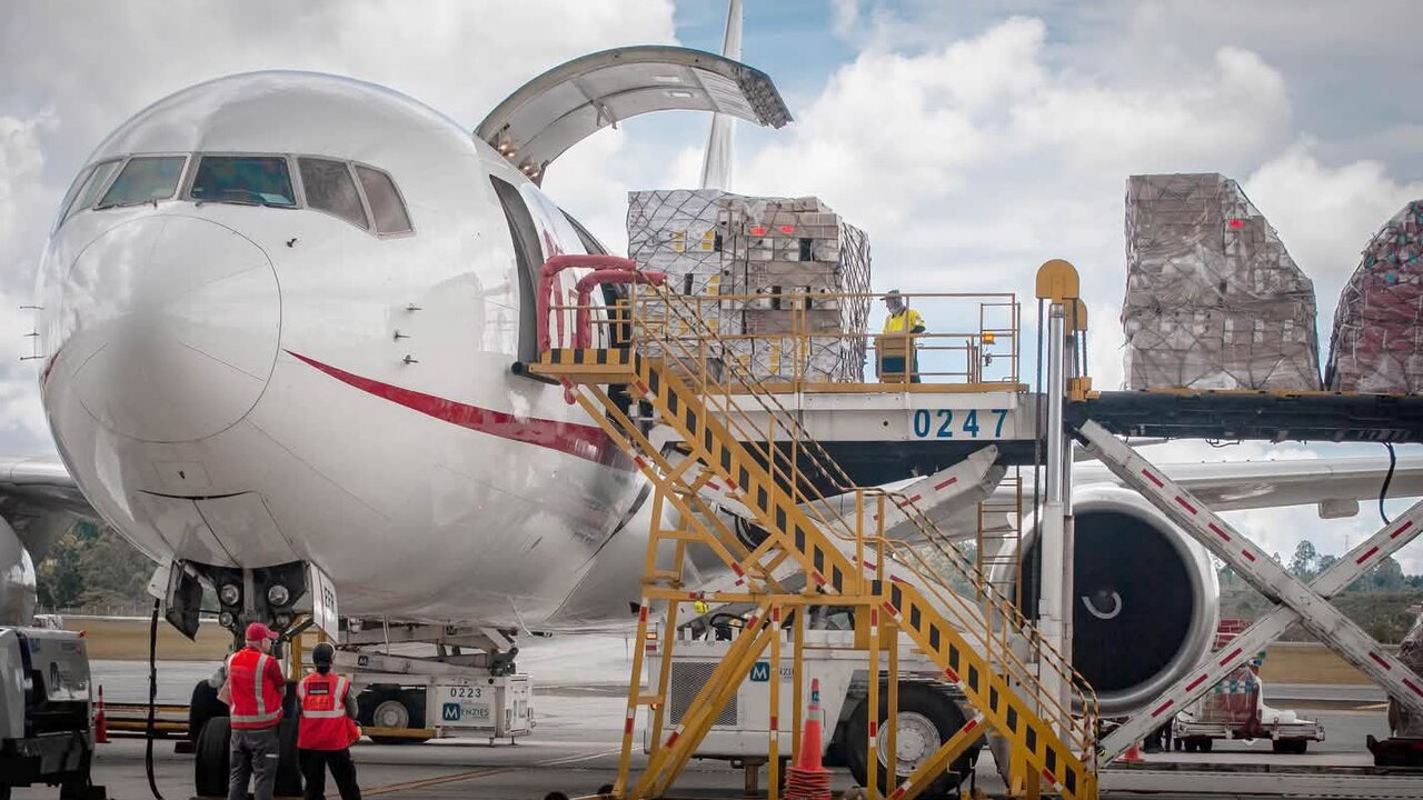 Una terminal de carga en el Aeropuerto de León podría generar hasta 3.000 puestos de trabajo.