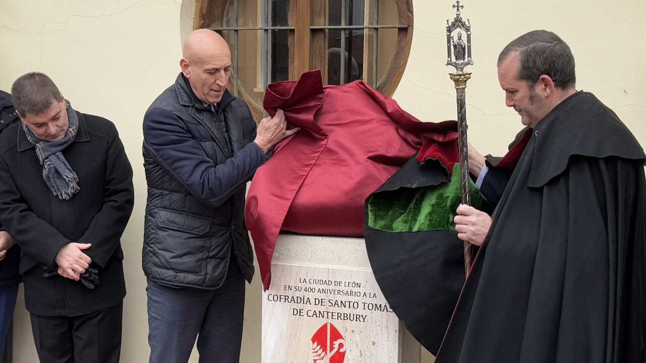 León reconoce los 400 años de la Cofradía de Santo Tomás de Canterbury de Puente Castro