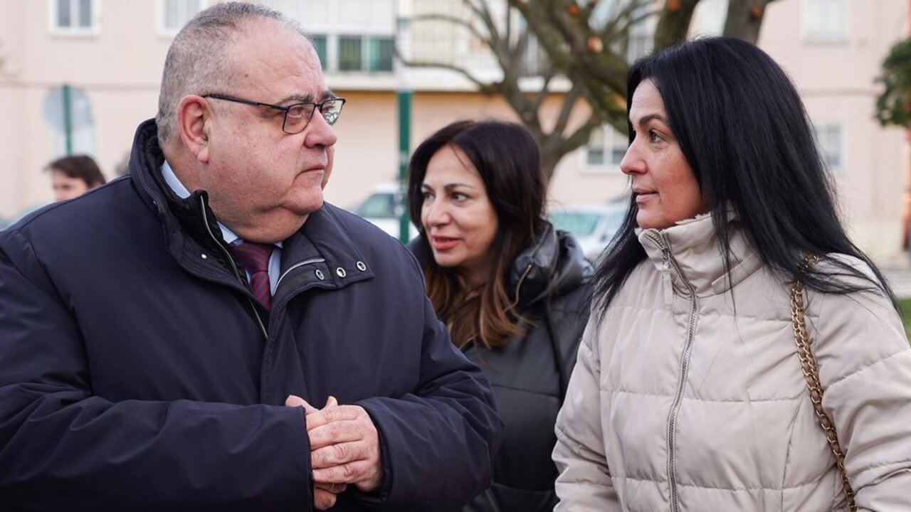 El consejero de Sanidad, Alejandro Vázquez Ramos, visita las obras de reforma del centro de salud de San Andrés del Rabanedo. Foto: Campillo.