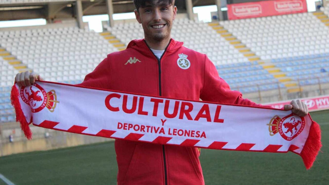 Lanchi, este martes, durante su presentación como nuevo jugador de la Cultural.