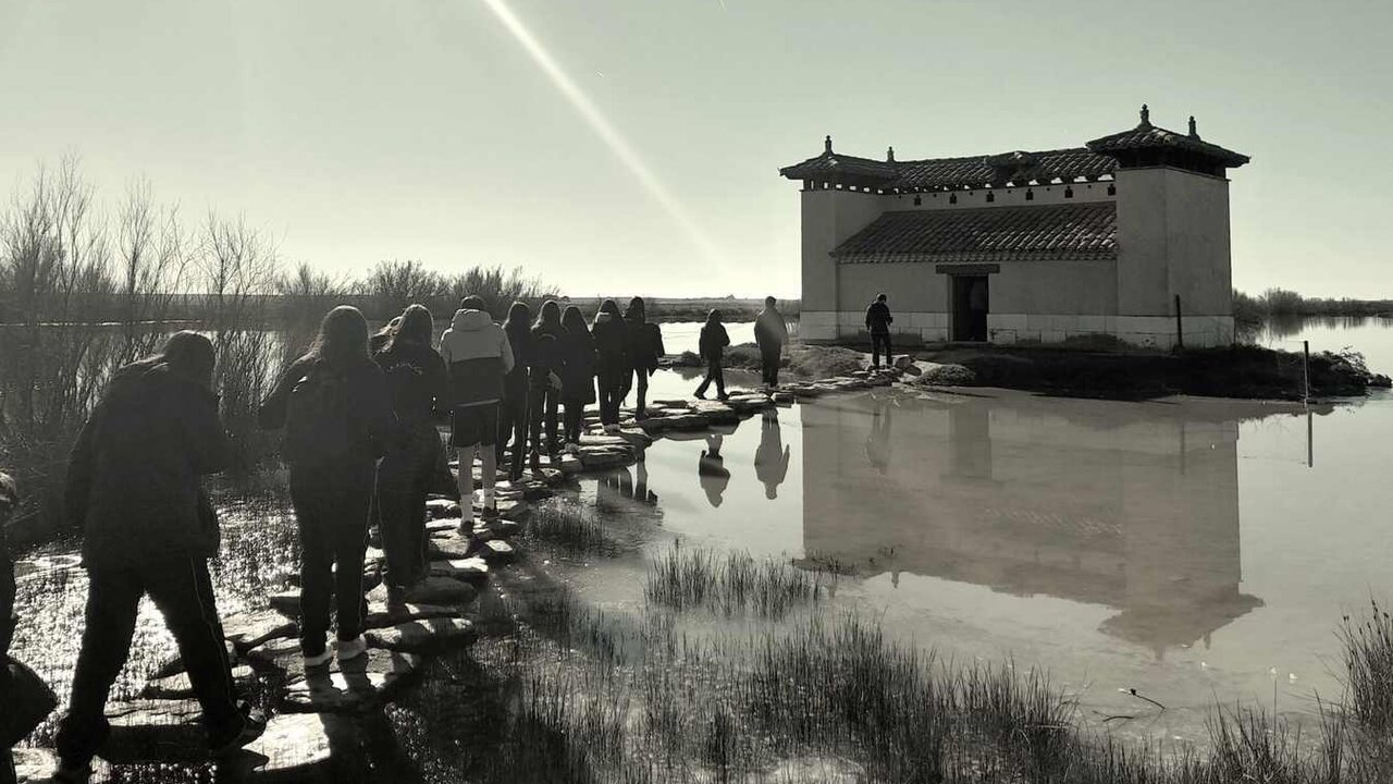 Imagen de la actividad realizada en la Laguna Villafría por los alumnos del Colegio de La Asunción.