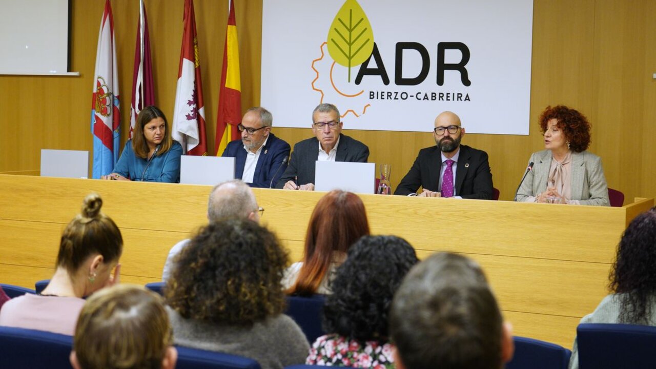 El secretario general de Reto Demográfico, Francisco Boya, acude a las Jornadas Bierzo 2030 Cubillos del Sil (León), organizadas por el Consejo Comarcal del Bierzo