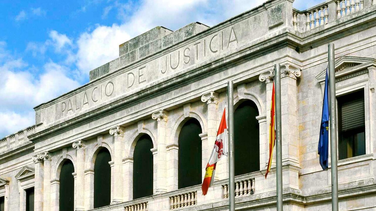 La Sala de lo Civil y Penal del Tribunal Superior de Justicia de Castilla y León ha rechazado el recurso de apelación interpuesto por un hombre condenado por agredir sexualmente a una menor de 16 años durante las fiestas de San Juan de la capital leonesa en 2021.