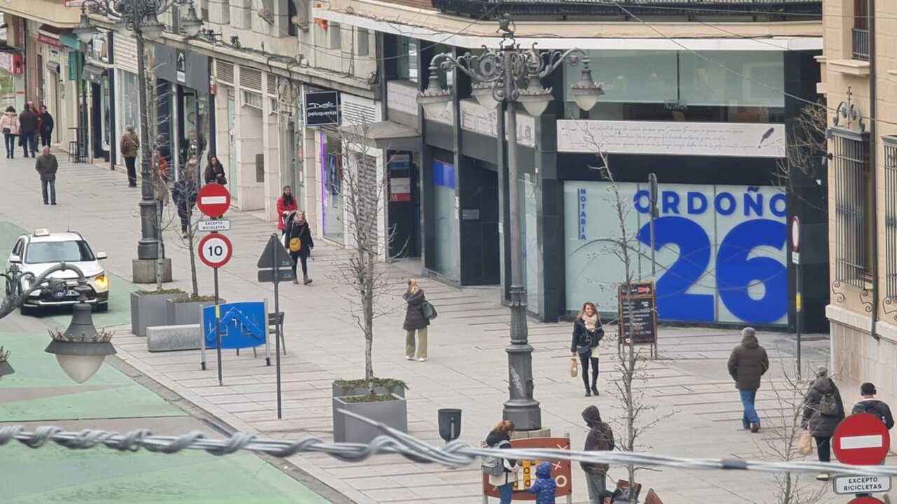 El Ayuntamiento de León da un paso más para habilitar viviendas en locales vacíos.