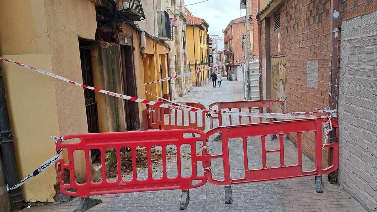 Imagen tomada por la Policía Local de la zona acordonada en la Calle Gerreros.