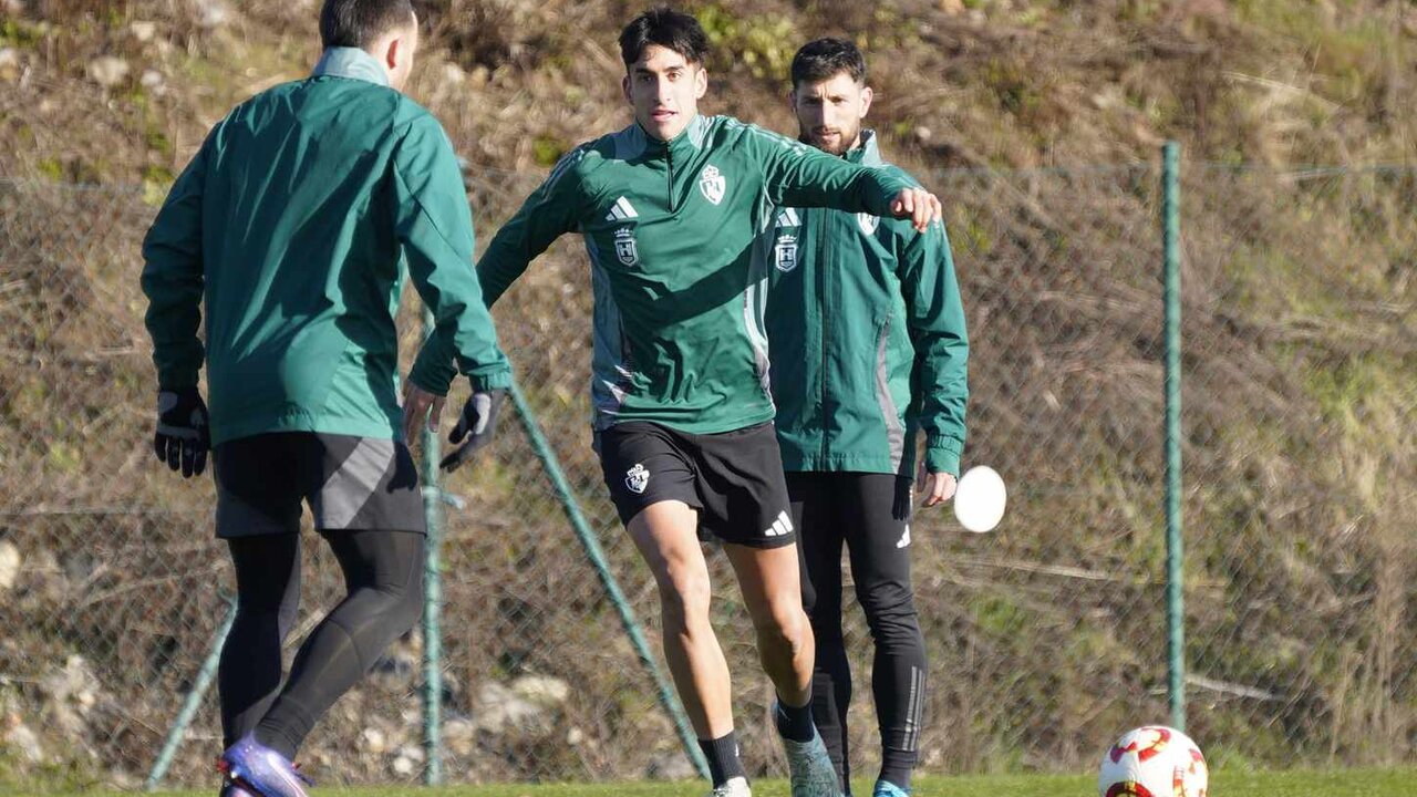 La plantilla de la Ponferradina, durante uno de los entrenamientos de esta semana.