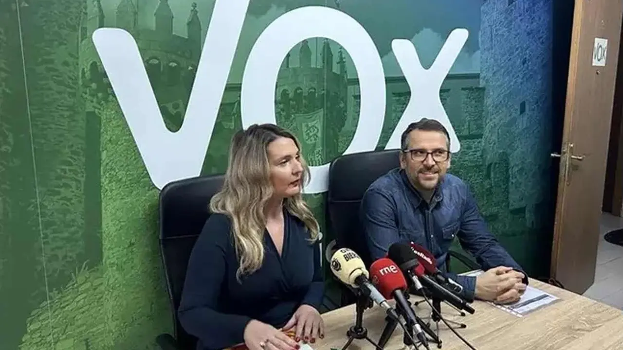 El Grupo Municipal de Vox en el Ayuntamiento de Ponferrada ha descartado "cualquier acercamiento" al Partido Popular de la capital berciana, tras su negativa a conformar un nuevo Gobierno "de derechas".