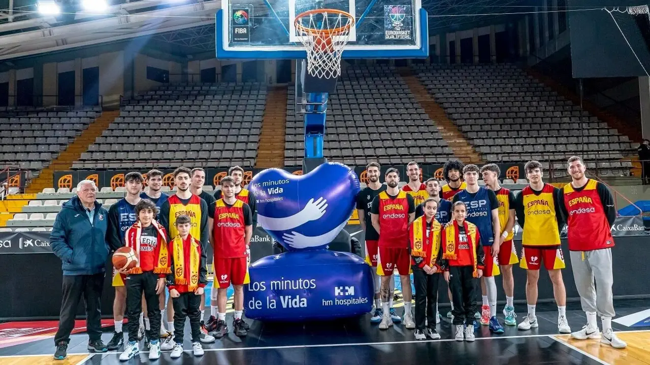 La selección española de baloncesto se suma al proyecto ‘Los minutos de la vida’ de HM Hospitales.