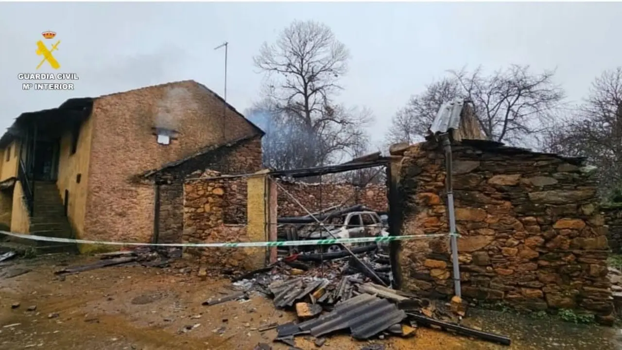 La Guardia Civil investiga a una persona por un incendio en una vivienda y garaje anexo de Villar del Monte.