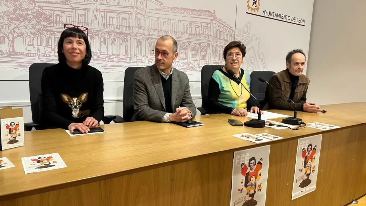 Imagen de la rueda de prensa de este lunes en el Salón de Plenos del Ayuntamiento.