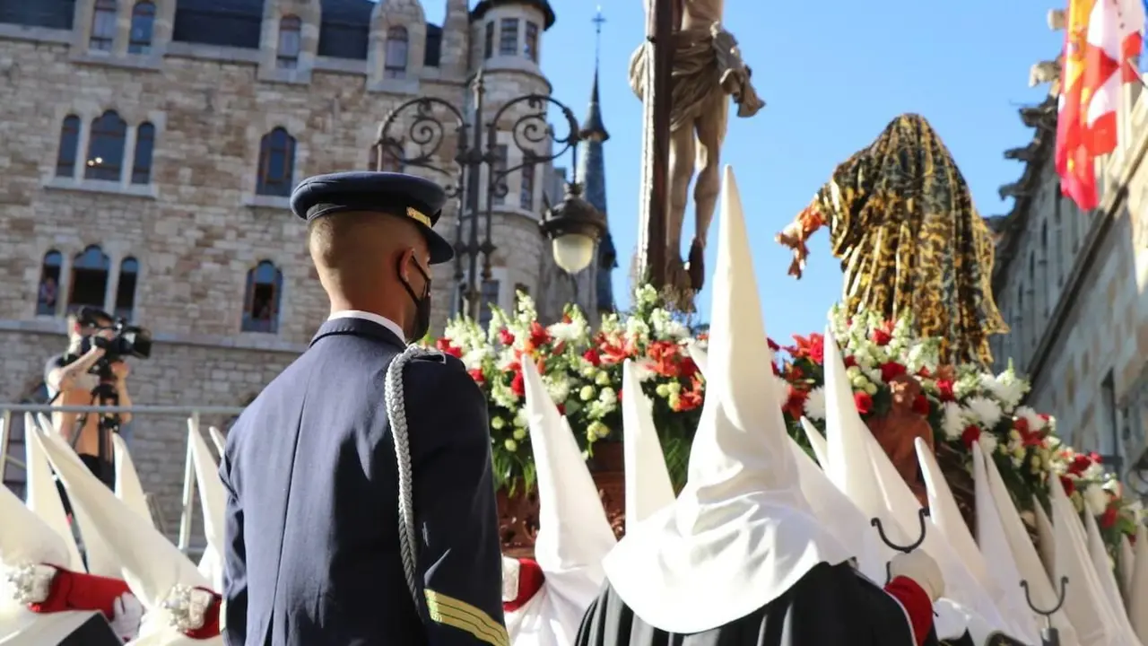 Las Siete Palabras inaugura la exposición 'La pasión de Jesús de Nazaret'.