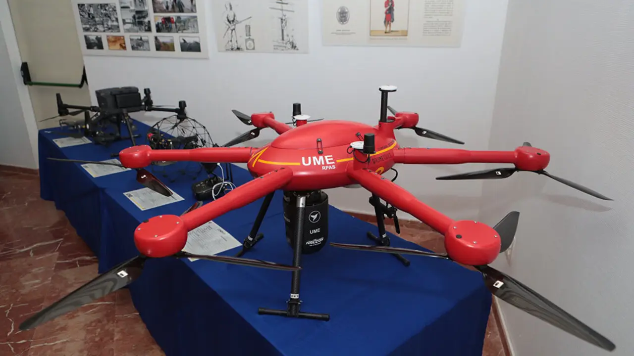 Drones de la Unidad Militar de Emergencias (UME).