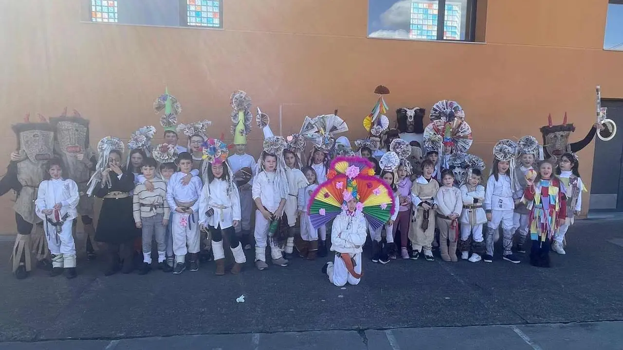 Tradición en el colegio. Los más pequeños han disfrutado del Carnaval aprendiendo al mismo tiempo.