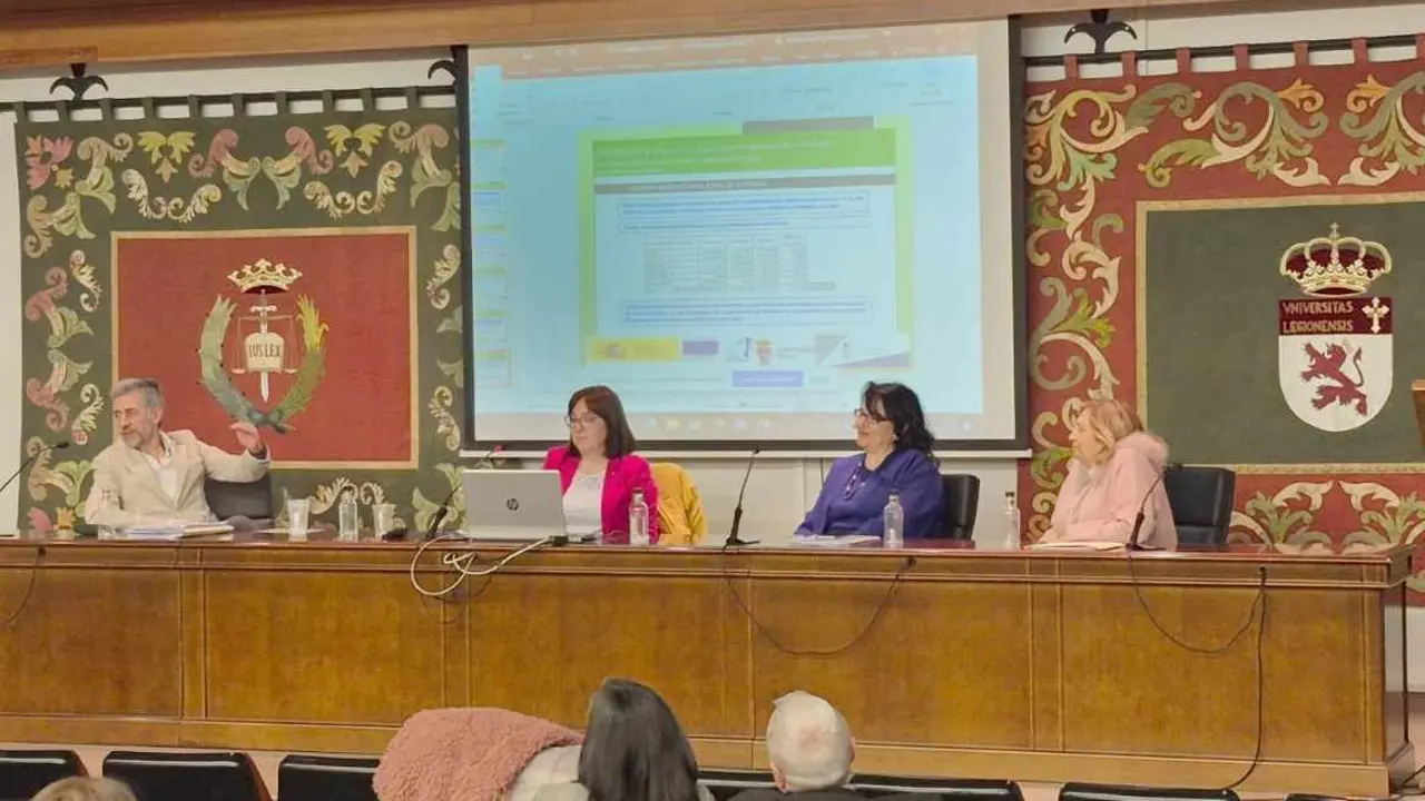 Un instante del seminario llevado a cabo en la Universidad de León.