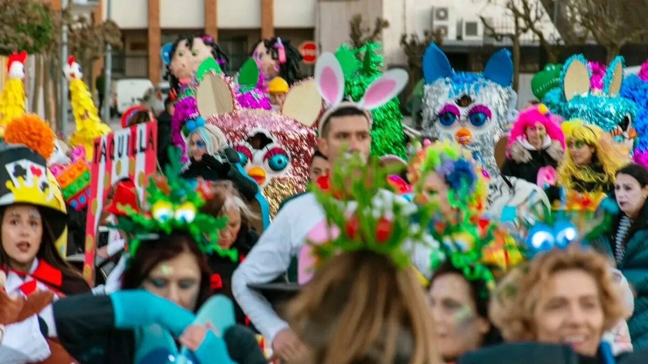 La Virgen del Camino se viste de Carnaval.