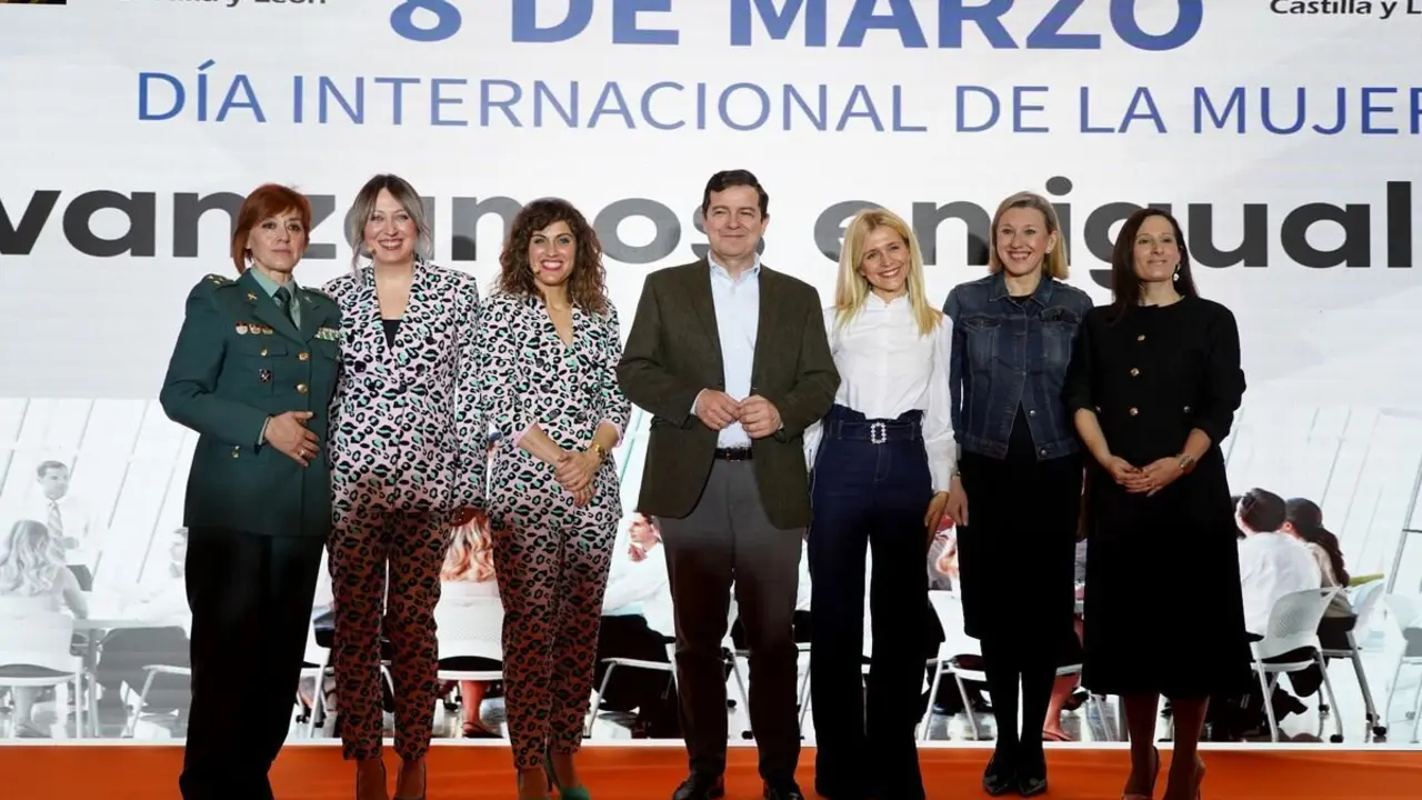 El presidente de la Junta de Castilla y León, Alfonso Fernández Mañueco, participa en el acto institucional del Gobierno Autonómico con motivo del Día Internacional de la Mujer.