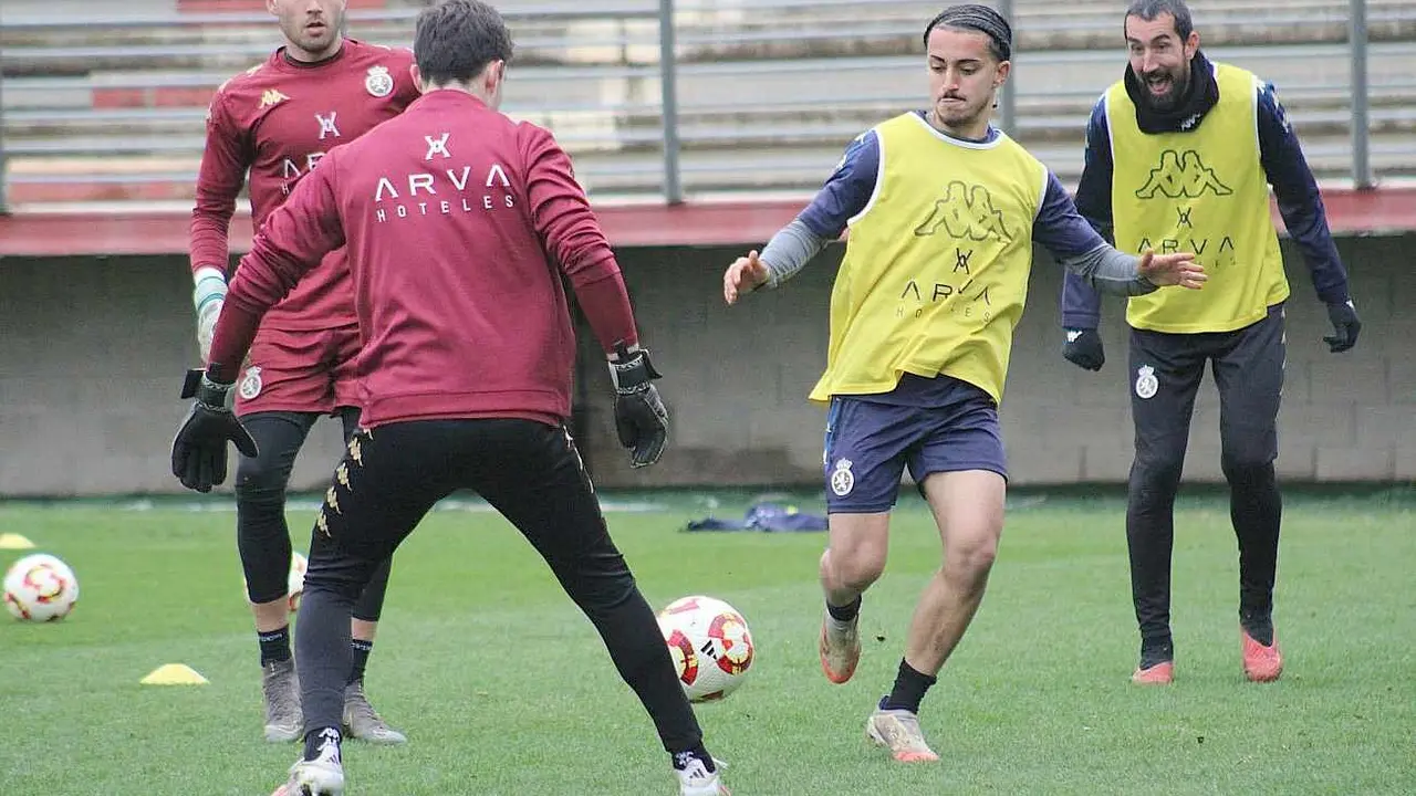 La plantilla de la Cultural, durante la última sesión de entrenamiento.