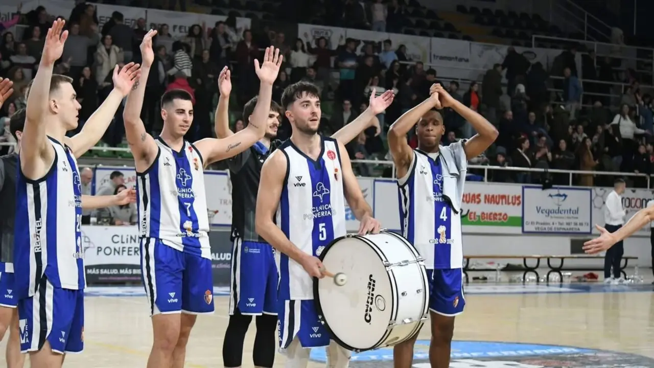 El Clínica Ponferrada da un paso de gigante en Segunda FEB.