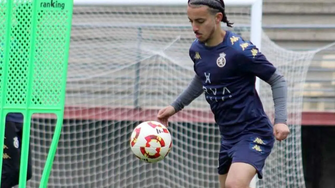 Txus Alba, durante un entrenamiento en el Área Deportiva de Puente Castro.