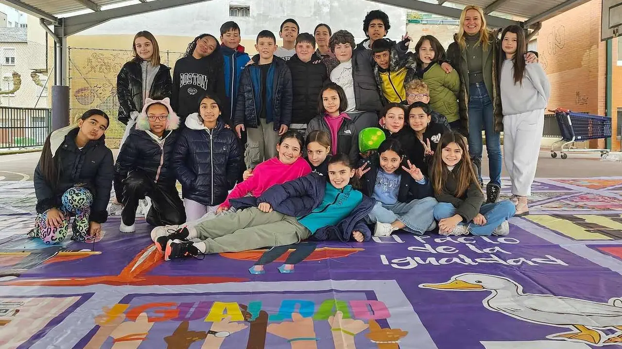 Alumnos de Navaliegos, participando en la iniciativa municipal.