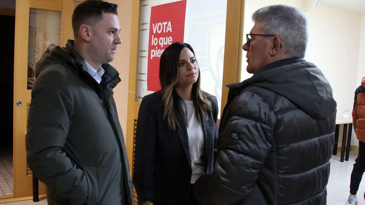 Votaciones de las elecciones primarias del PSOE de León. Foto: Peio García.