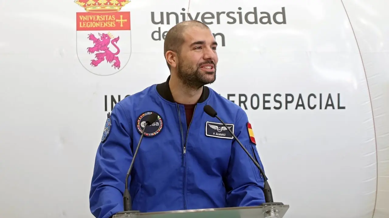 El astronauta Pablo Álvarez en su visita a la Universidad de León.