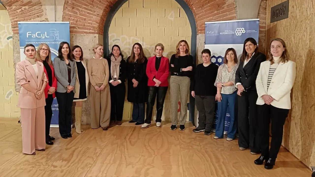 Clúster FaCyL visibiliza el talento femenino en la automoción y la movilidad de Castilla y León e incide en la necesidad de fomentar vocaciones tempranas entre las niñas.