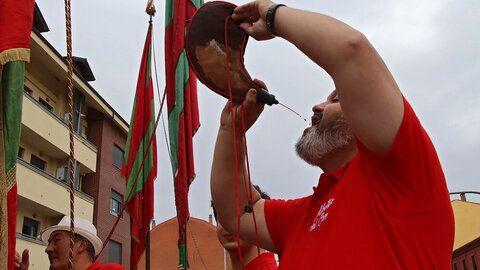 Miles de leoneses se citan con la tradición para homenajear a San Froilán en La Virgen del Camino.