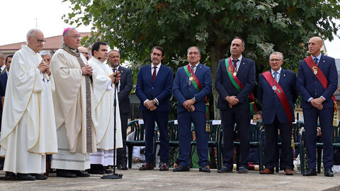 Miles de leoneses se citan con la tradición para homenajear a San Froilán en La Virgen del Camino.