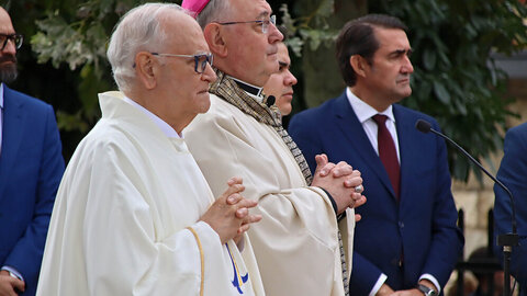 Miles de leoneses se citan con la tradición para homenajear a San Froilán en La Virgen del Camino.