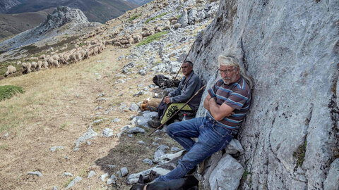 El fotógrafo burgalés Jorge Contreras Soto, autor del libro 'Los guardianes del Puerto de Pandetrave', en León.