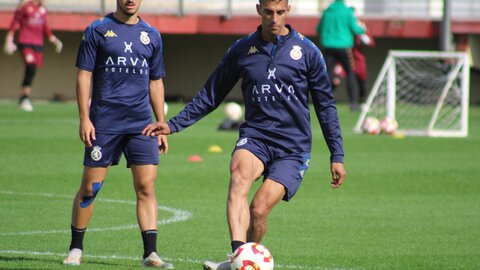 La plantilla de la Cultural y Deportiva Leonesa, durante una de las sesiones de entrenamiento de esta semana (3)