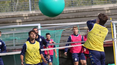 La plantilla de la Cultural y Deportiva Leonesa, durante una de las sesiones de entrenamiento de esta semana (7)