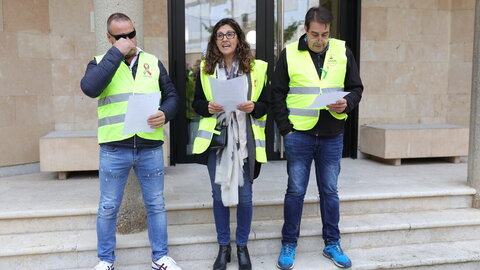 Más de 200 personas se concentran frente a los Juzgados de Benavente para respaldar a los compañeros procesados por los disturbios en las protestas en defensa del campo