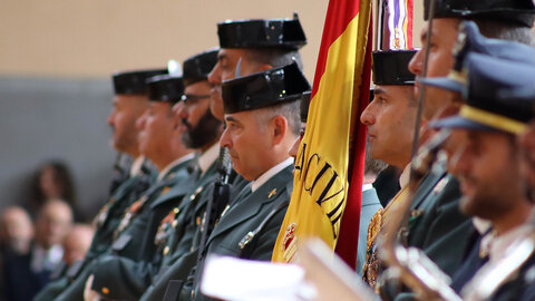 El jefe de la XII Zona de la Guardia Civil, general de Brigada Jos? Antonio Fern?ndez de Luz de las Heras, y el delegado del Gobierno, Nicanor Sen, presiden la celebraci?n de la Virgen del Pilar en Le?n, al que asisten tambi?n el alcalde, Jos? Antonio Diez y el consejero de Medio Ambiente, Vivienda y Ordenaci?n del Territorio, Juan Carlos Su?rez-Qui?ones