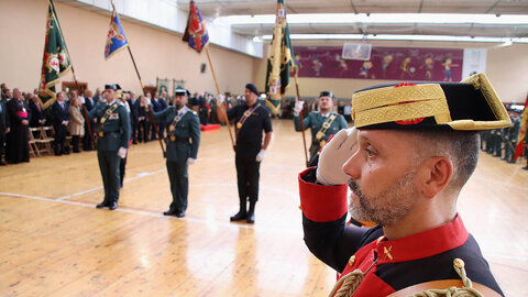 El jefe de la XII Zona de la Guardia Civil, general de Brigada Jos? Antonio Fern?ndez de Luz de las Heras, y el delegado del Gobierno, Nicanor Sen, presiden la celebraci?n de la Virgen del Pilar en Le?n, al que asisten tambi?n el alcalde, Jos? Antonio Diez y el consejero de Medio Ambiente, Vivienda y Ordenaci?n del Territorio, Juan Carlos Su?rez-Qui?ones