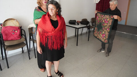 El grupo de Cantareiras de la Asociación Abelladeira de Ponferrada, durante uno de sus ensayos. (Foto: César Sánchez)