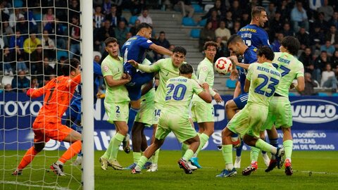 El equipo blanquiazul mereció más ante un gran ejercicio de resistencia blaugrana, con grandes paradas de Astralaga en los minutos finales.