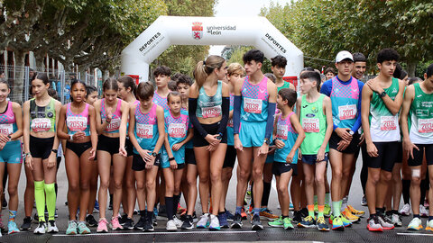 Unos 4.000 corredores llegados de diferentes puntos del país participaron este sábado en la prueba de los ‘10 KM Hyundai León Cuna del Parlamentarismo León’