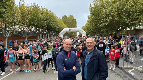 Unos 4.000 corredores llegados de diferentes puntos del país participaron este sábado en la prueba de los ‘10 KM Hyundai León Cuna del Parlamentarismo León’