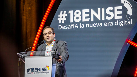 Bajo el lema ‘DesafIA la nueva era digital’, el evento aborda los desafíos y oportunidades del sector, con un foco especial en la inteligencia artificial