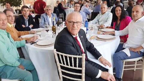 Homenaje de los Veteranos de la Prensa y Radio Deportiva de León al mítico delantero 'Marianín' (9)