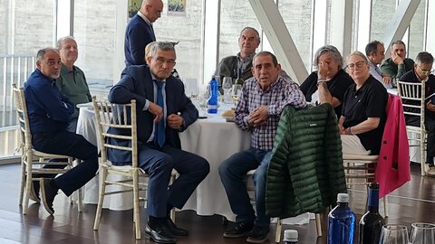 Homenaje de los Veteranos de la Prensa y Radio Deportiva de León al mítico delantero 'Marianín' (14)