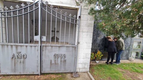 Los leoneses cumplen con la tradición y recuerdan a sus difuntos en Todos los Santos.