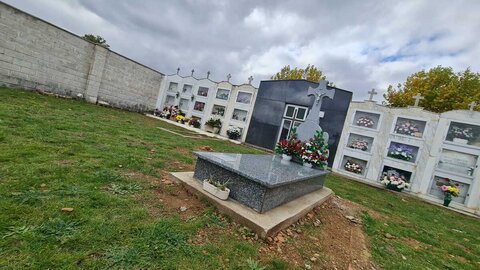 Los leoneses cumplen con la tradición y recuerdan a sus difuntos en Todos los Santos.