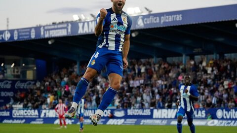 El equipo berciano, con todo a favor, terminó desperdiciando la valiosa diferencia obtenida en la primera mitad con goles de Álvaro Bustos y Sibille