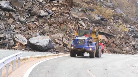 Un desprendimiento de rocas corta la AP-66 en la zona de Lena (Asturias) y obliga a establecer desv?os por la N-630.