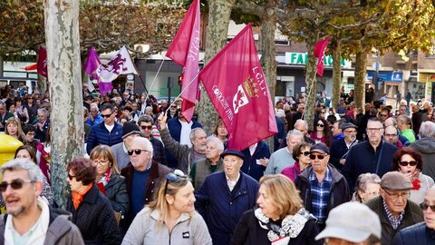 La Plataforma en Defensa del Ferrocarril de Vía Estrecha de León convoca una manifestación para exigir la llegada del tren a la ciudad y mejoras del servicio. Foto: Campillo