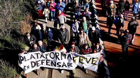 La Plataforma en Defensa del Ferrocarril de Vía Estrecha de León convoca una manifestación para exigir la llegada del tren a la ciudad y mejoras del servicio. Foto: Campillo